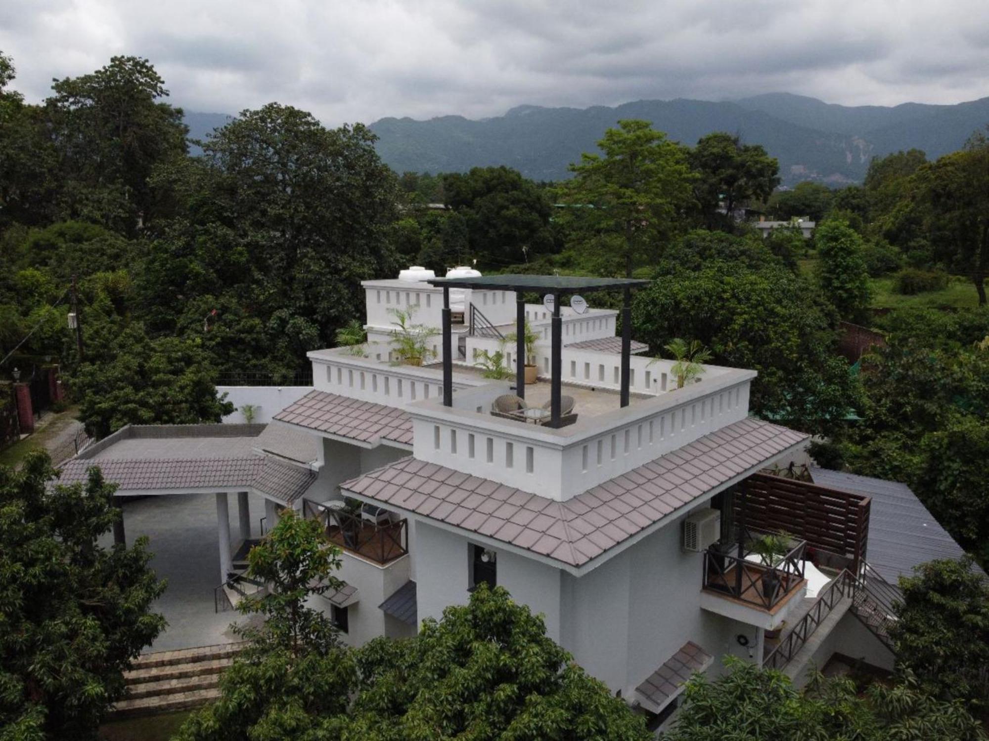 Villa Sierra Sky - Exquisite Elegant 4 Bedroom Villa Dehradun Eksteriør billede