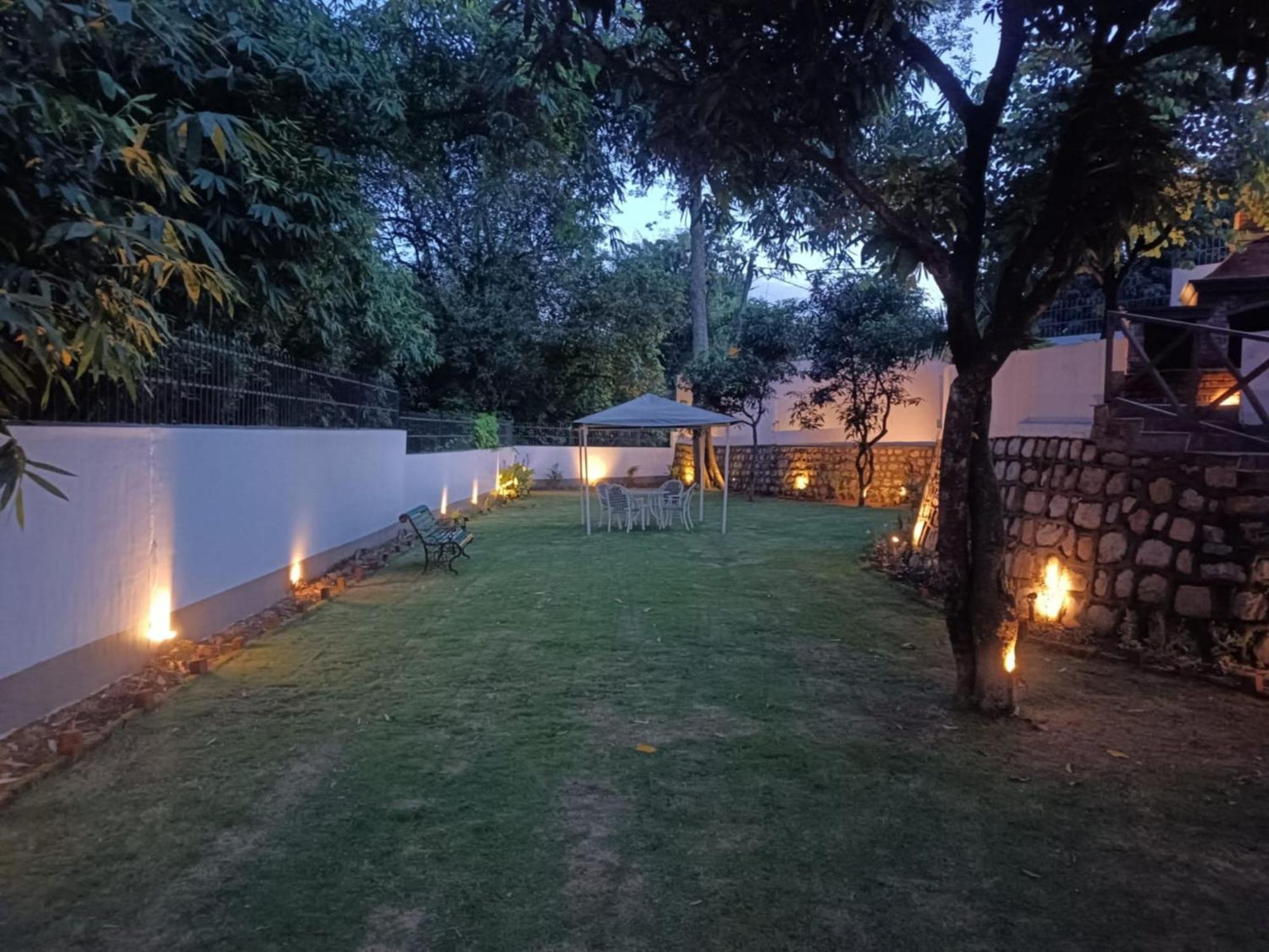 Villa Sierra Sky - Exquisite Elegant 4 Bedroom Villa Dehradun Eksteriør billede