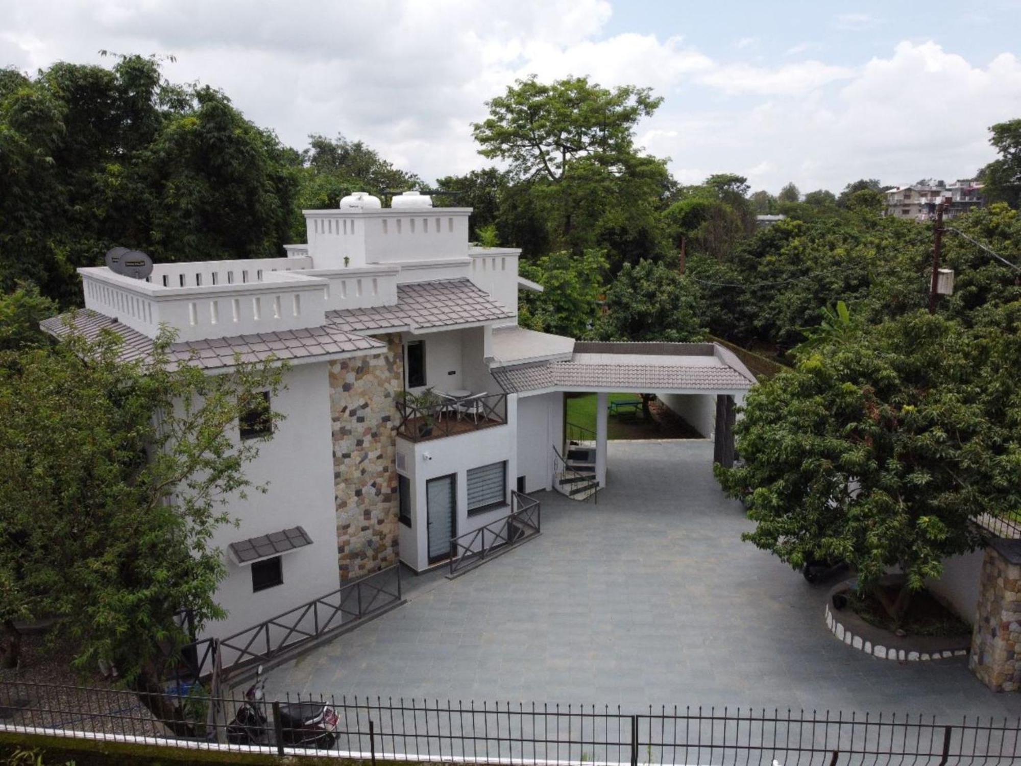 Villa Sierra Sky - Exquisite Elegant 4 Bedroom Villa Dehradun Eksteriør billede