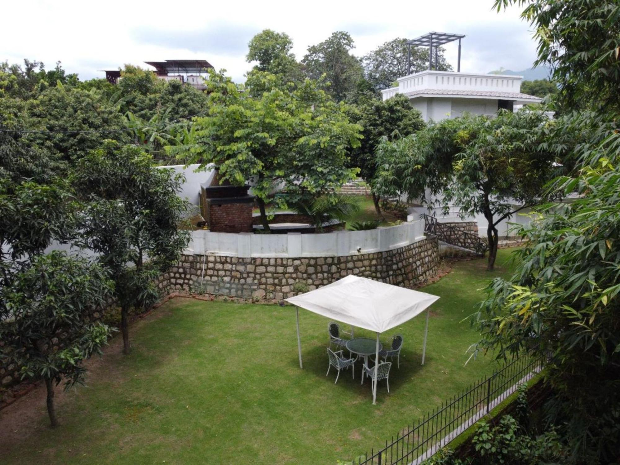 Villa Sierra Sky - Exquisite Elegant 4 Bedroom Villa Dehradun Eksteriør billede