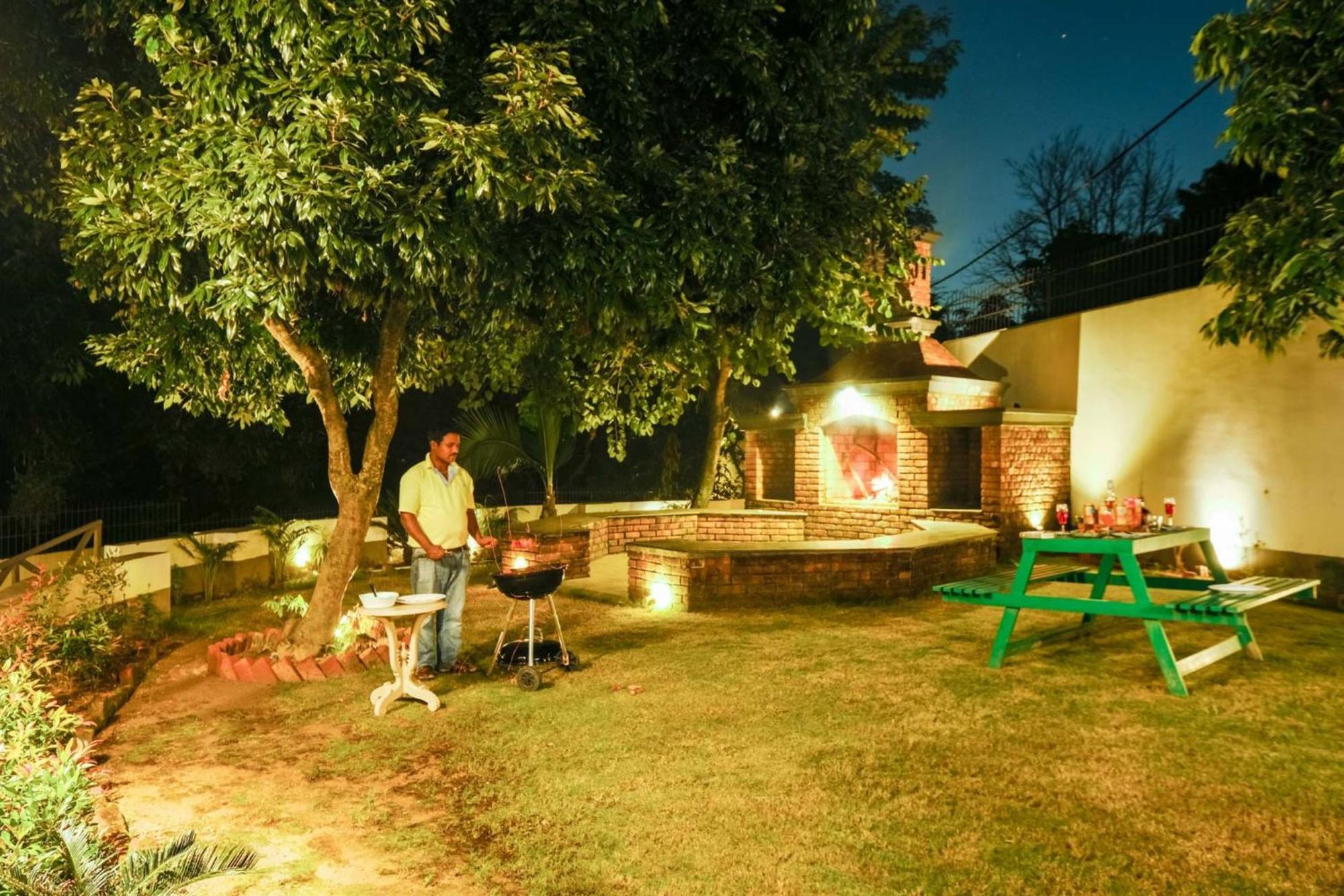 Villa Sierra Sky - Exquisite Elegant 4 Bedroom Villa Dehradun Eksteriør billede